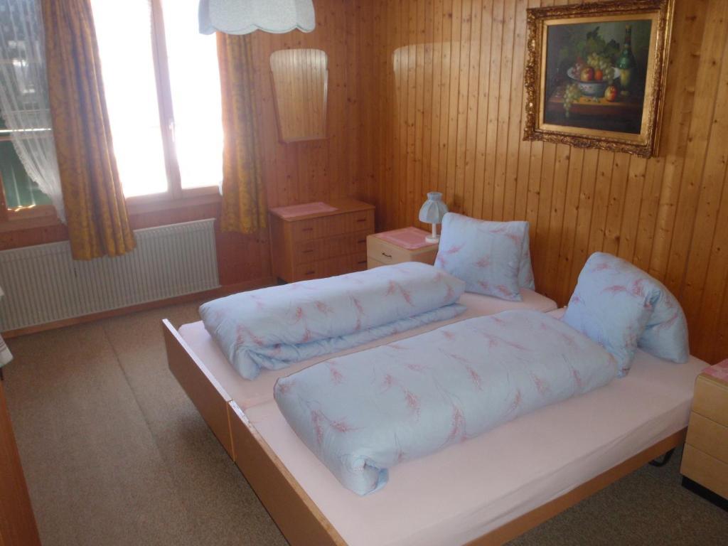 Hotel Alpenrose Saxeten Стая снимка